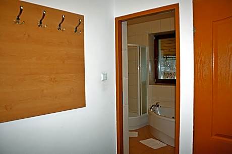 Apartment (4 Adults)