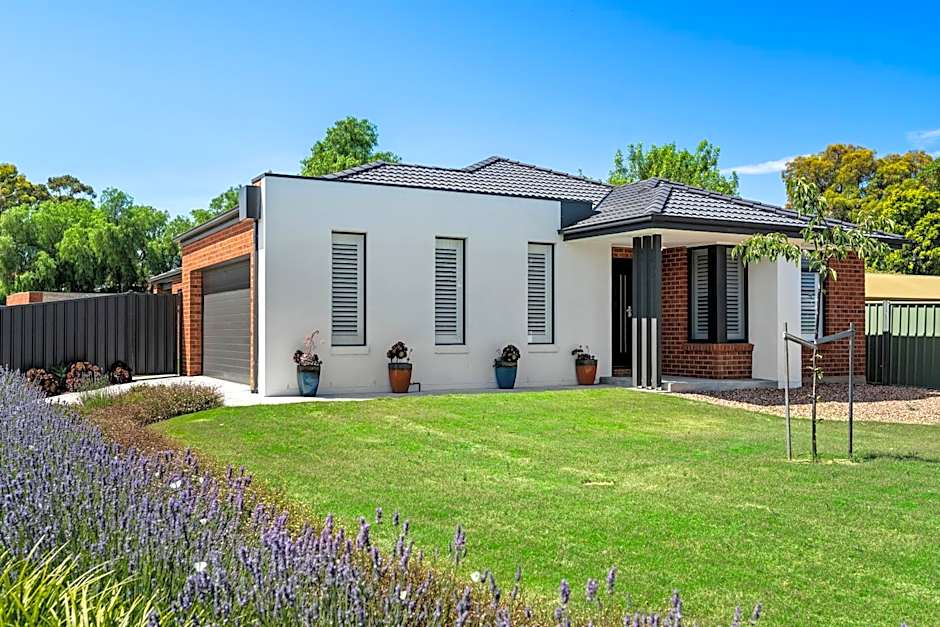 Julie-Anna, Bendigo