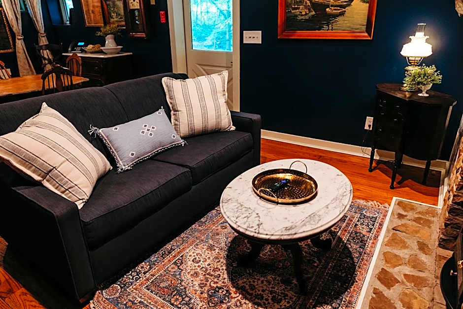 Landoll's Mohican Castle