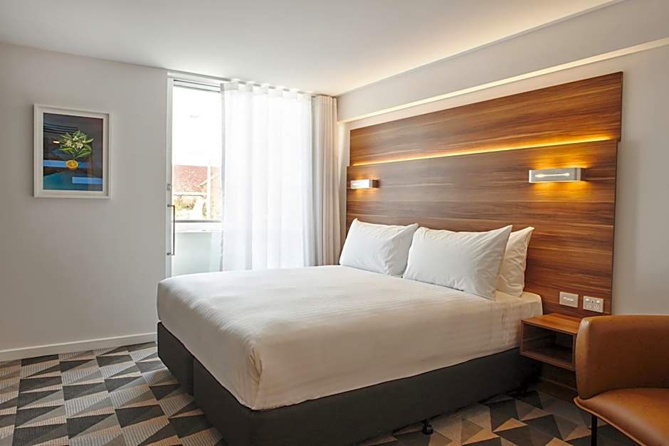 Photo 1 of 4 of Deluxe King Room