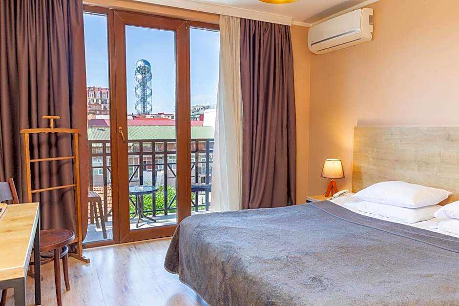 Hotel N16