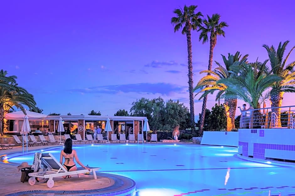 Lagomandra Hotel and Spa