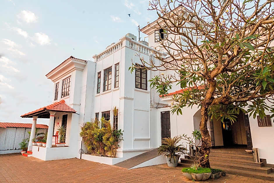 Sol De Goa Hotel