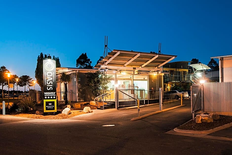 Majestic Oasis Apartments