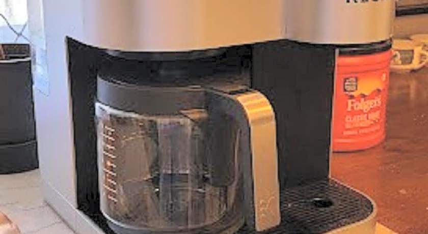 The Kings Throne Inn and Guest House