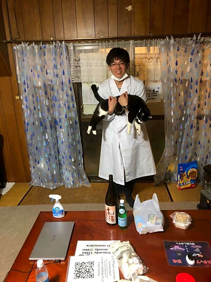 日本一しょぼいゲストハウス ウタラといかん Poor and Shabby GuestHouse "UtaraToikan"