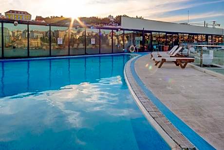 VIP Executive Eden Aparthotel