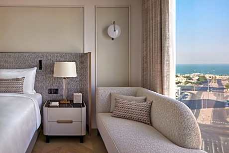 Executive Suite, Executive lounge access, 1 King