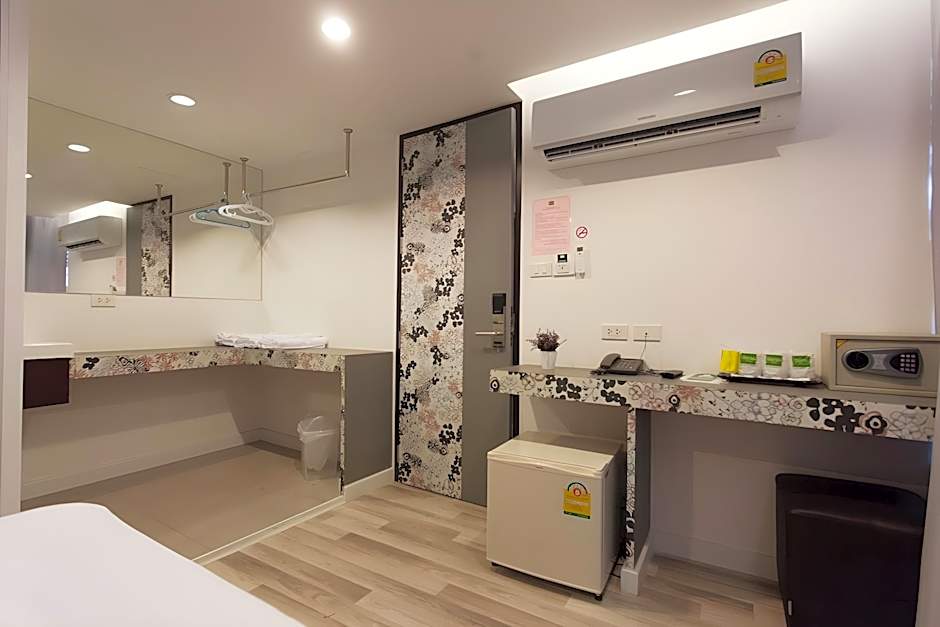 Nantra Ploenchit Hotel