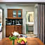 Elotis Suites