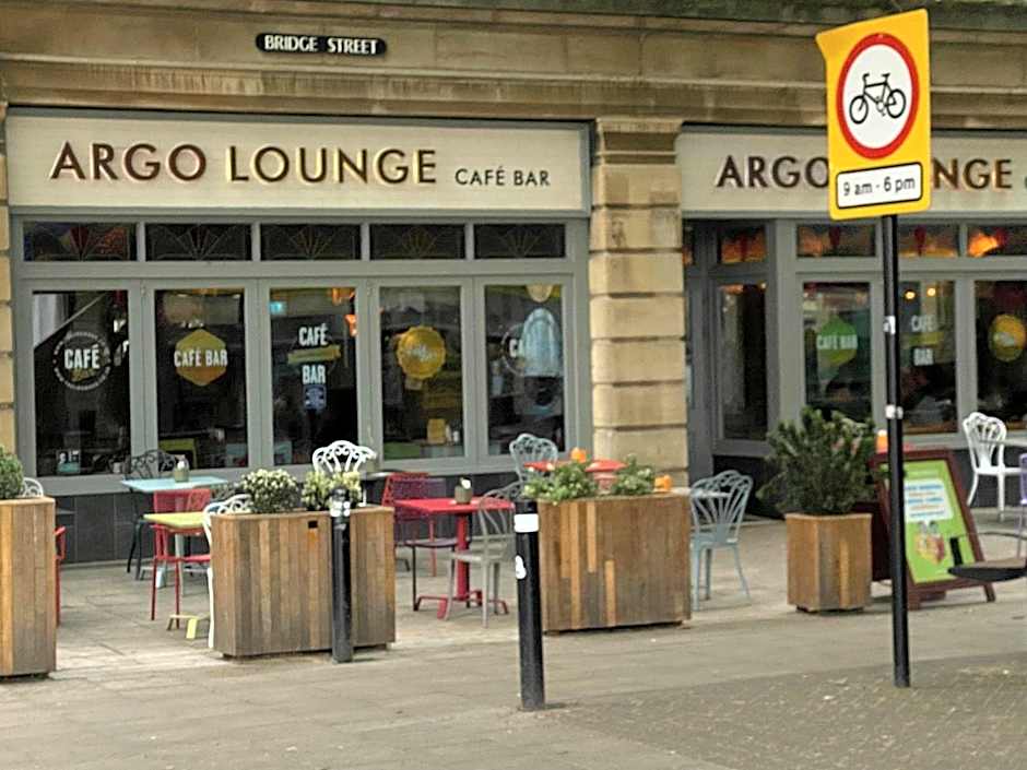 Peterborough City Center Near Healthcare Center One Bed apartment With Free Private Parking Contractors Locum Staff welcome