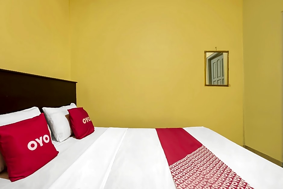 OYO 92485 Hotel Family