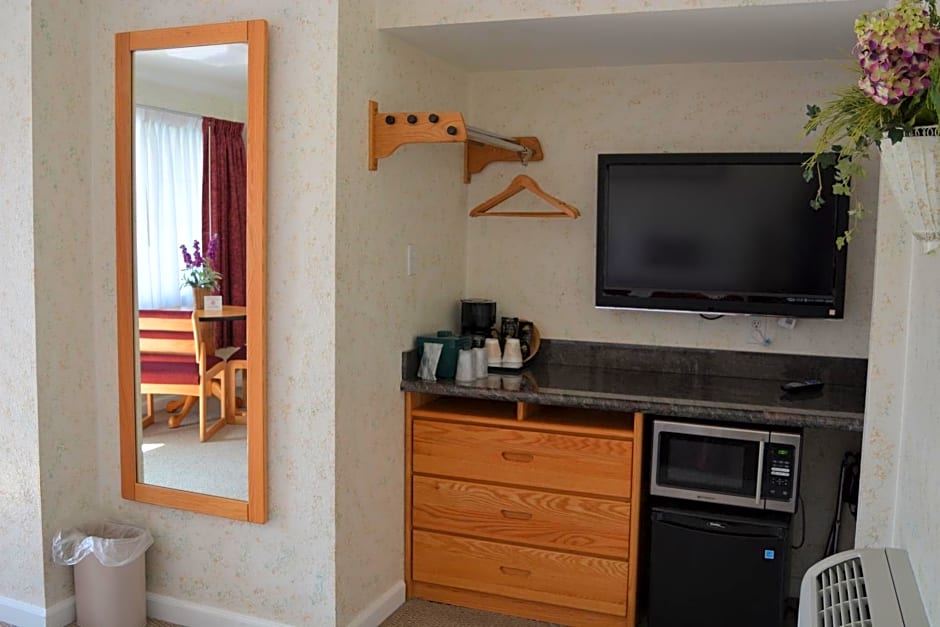 Travelers Inn