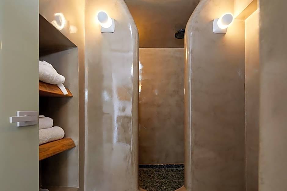 Allure Breeze Suites