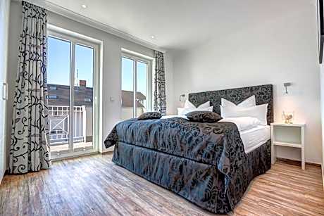 One-Bedroom Penthouse Apartment