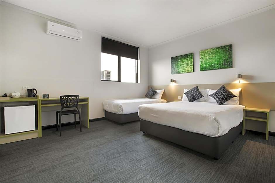 Nightcap at St Albans Hotel