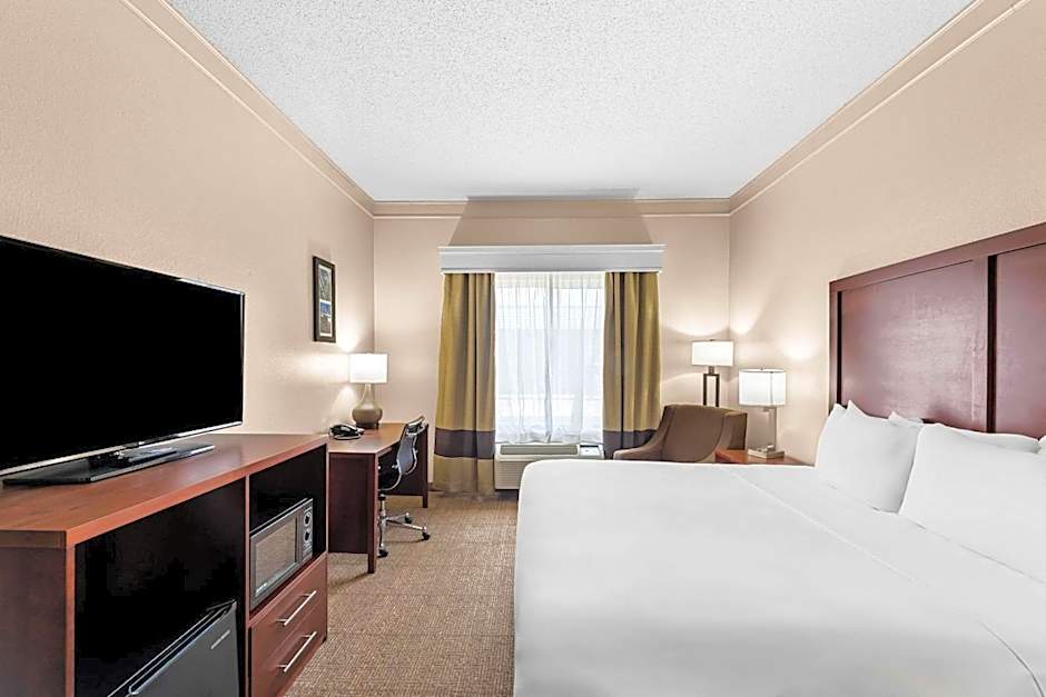 Comfort Inn & Suites Heath - Newark South