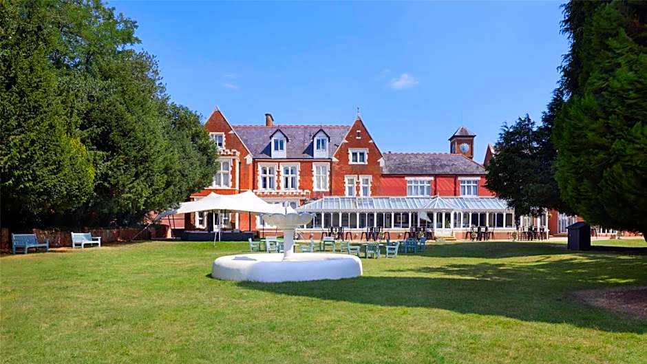 DoubleTree by Hilton St. Anne's Manor