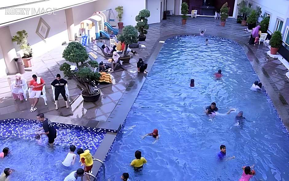 Rocky Plaza Hotel Padang