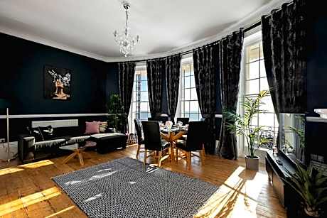 Marine Parade Sea View 2-Bedroom Apartment