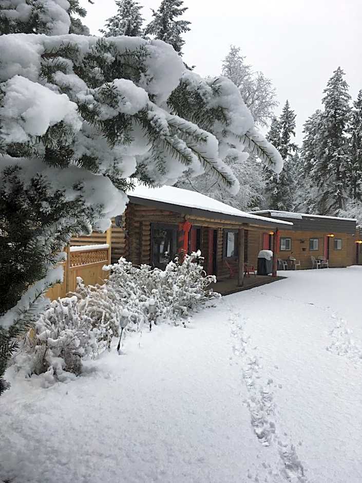 Overlook Inn & Cabins