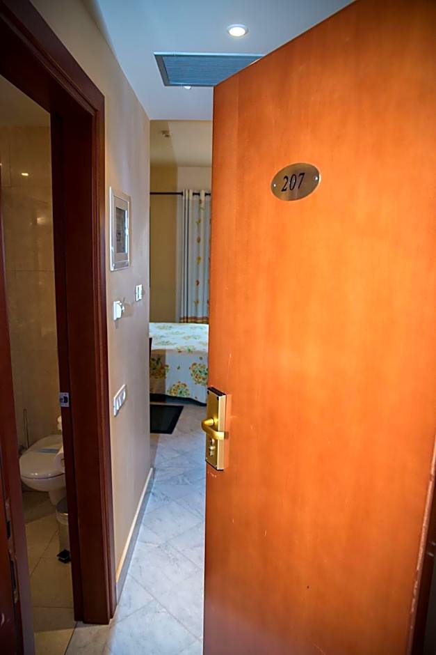 Maritsas Hotel & Suites