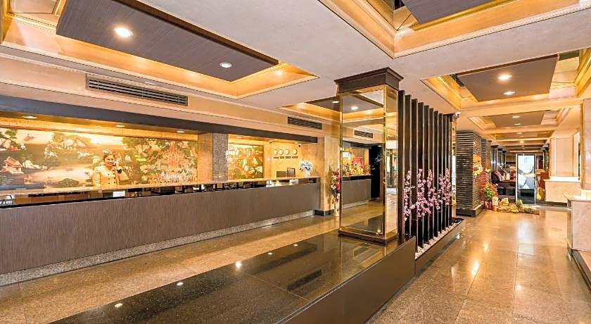 The Niran Grand Hotel