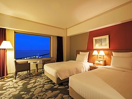 Twin Room with Sea View - Non-Smoking