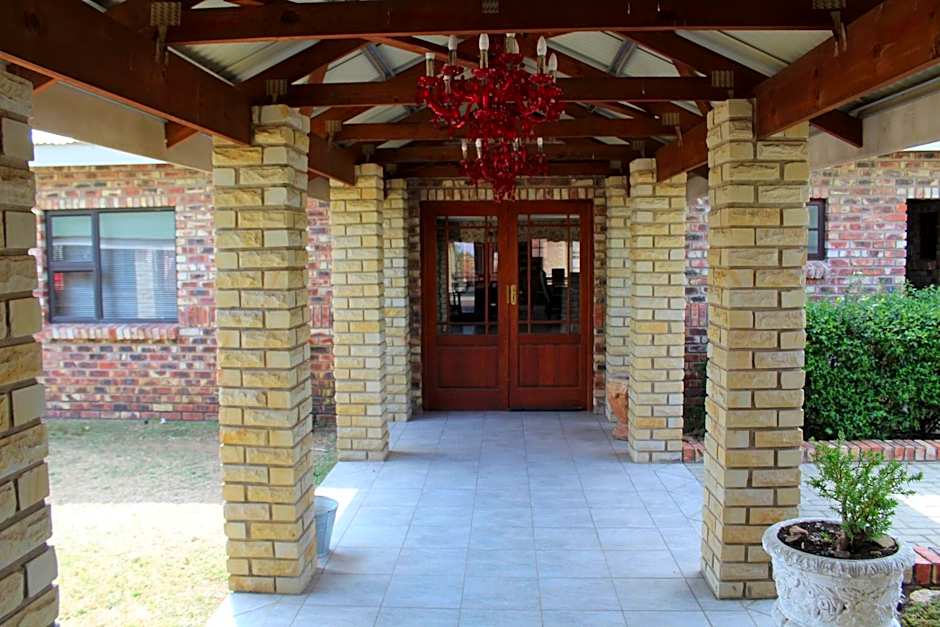 Gaggle Inn Guest Lodge