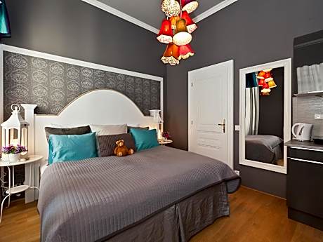 Deluxe Studio (2 adults)