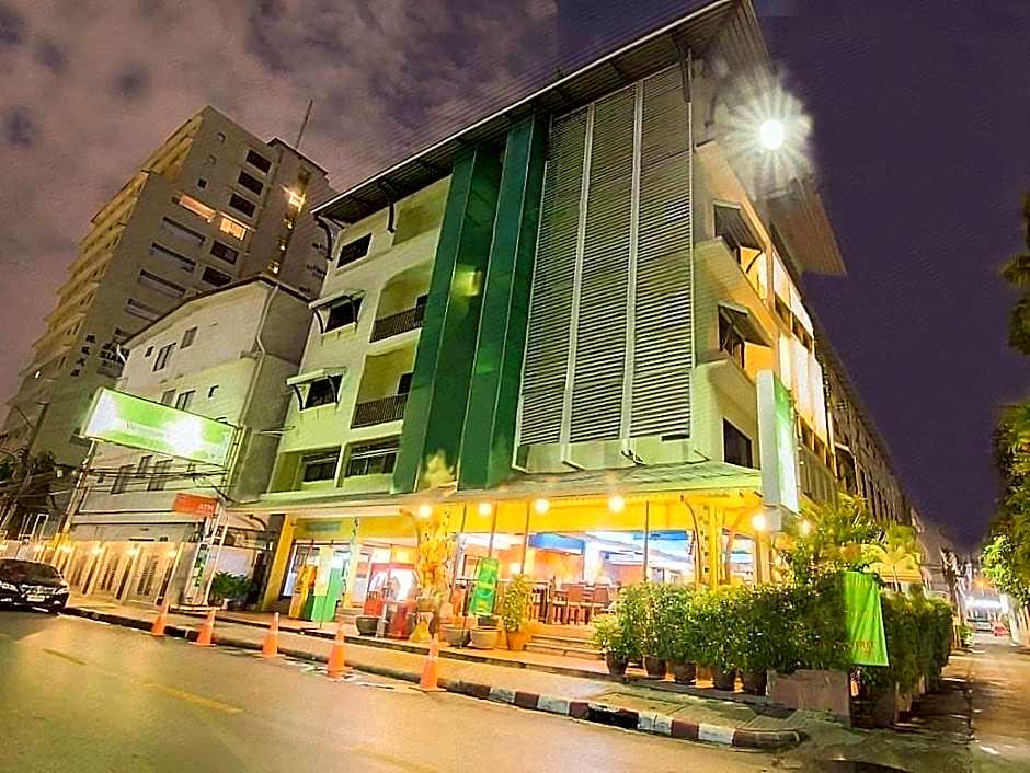 Woraburi Sukhumvit Hotel