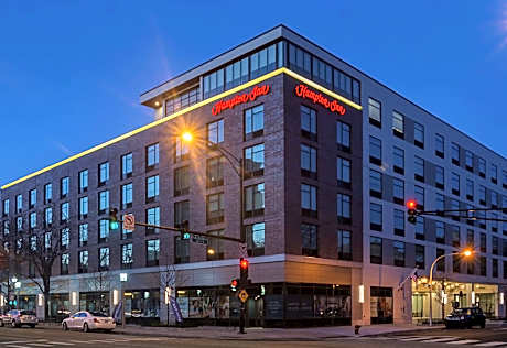 Hampton Inn By Hilton Chicago North-Loyola Station, Il