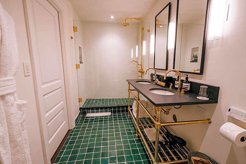 Eleven Revelstoke Lodge