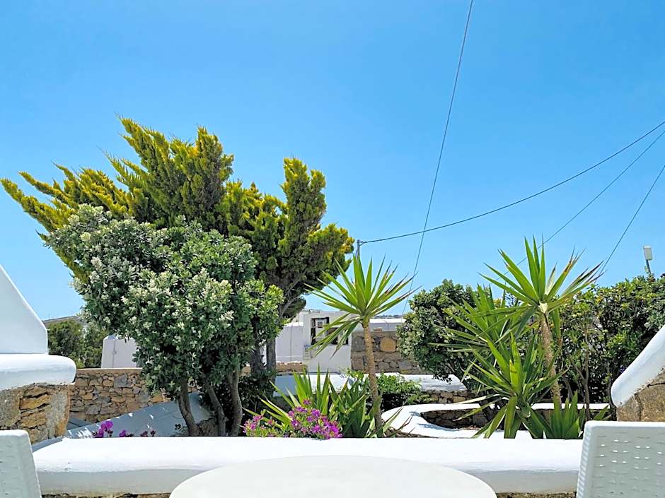 Eleftheria Hotel & Apartments