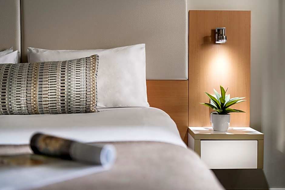 Grand Hotel and Apartments Townsville