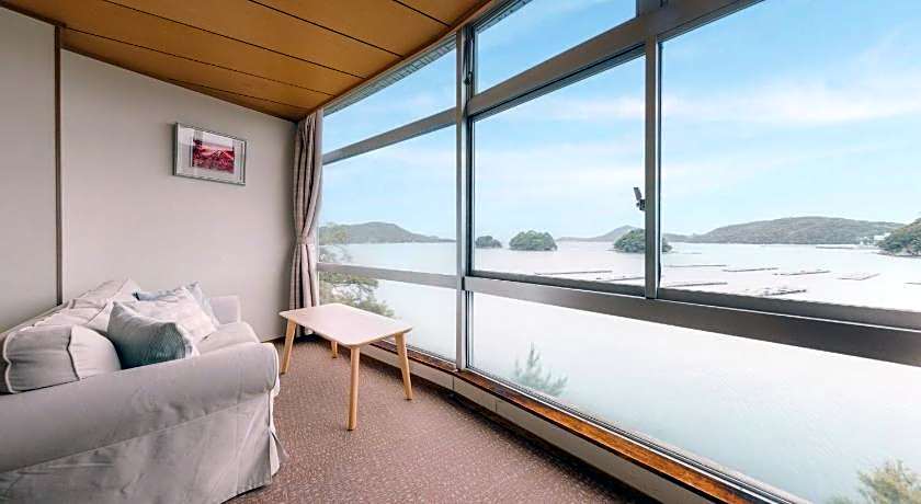 Toba Grand Hotel