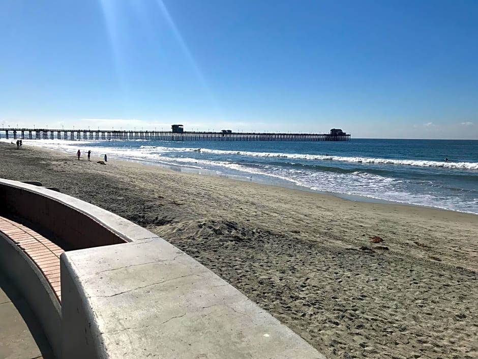 Days Inn by Wyndham Oceanside