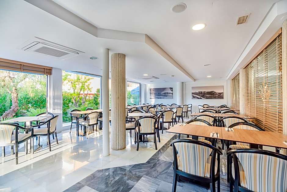 Aparthotel Flora
