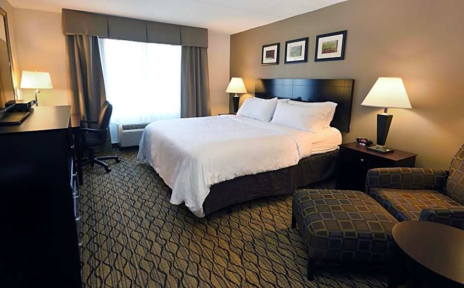 Holiday Inn Express Milford By IHG