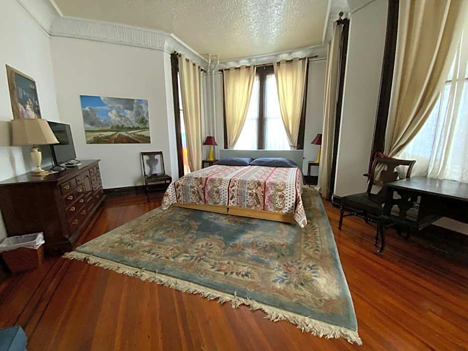 Fort Pl B&B and Gallery