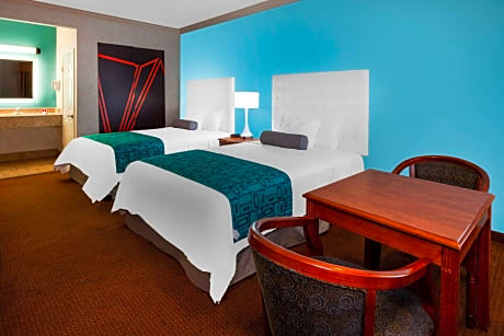 1 Queen Bed Non-Smoking