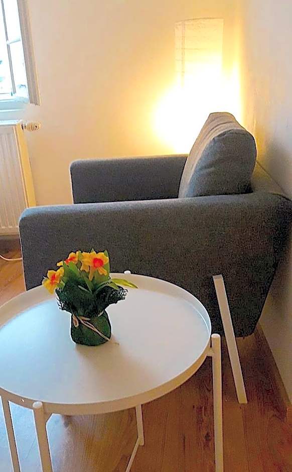 SISHAUS - Private Room Rental