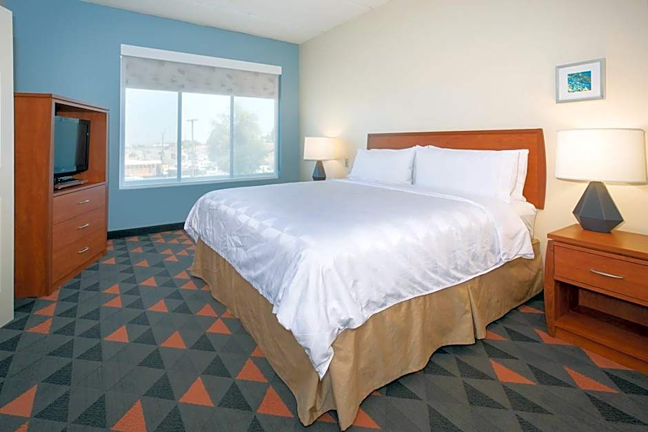 Holiday Inn & Suites Goodyear - West Phoenix Area By IHG