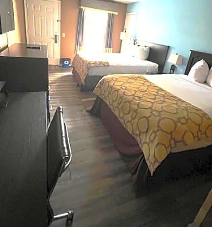 Queen Room with Two Queen Beds - Non-Smoking