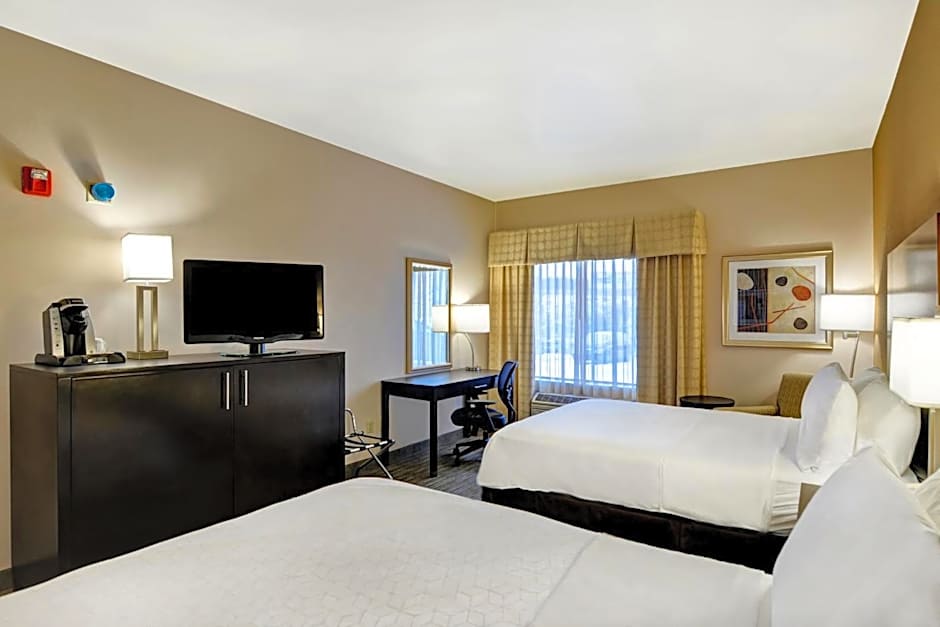 Holiday Inn Express Hotel & Suites Milwaukee-New Berlin By IHG