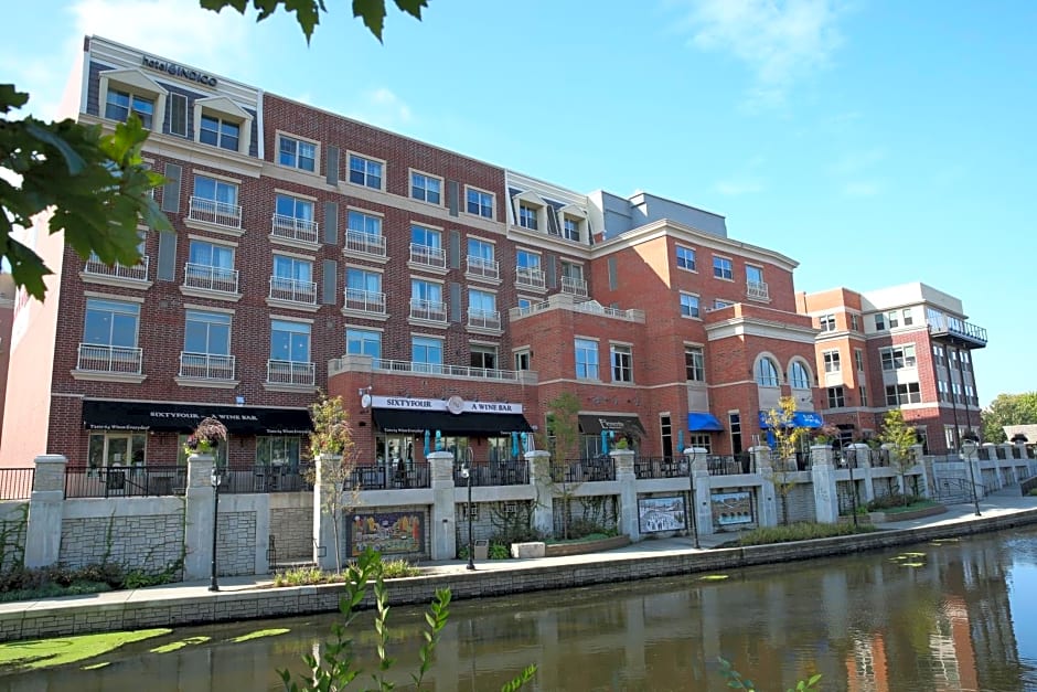 Hotel Indigo Naperville Riverwalk