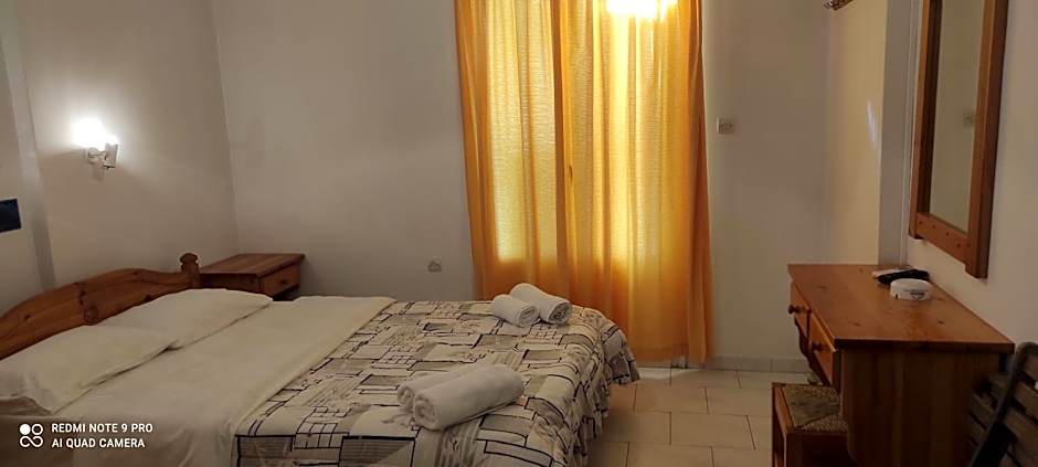 Loukia Apartments & Studios
