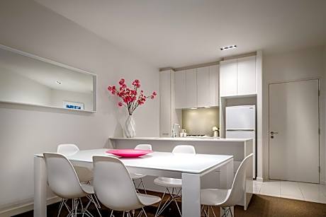 Executive Two-Bedroom Apartment (7 Night Rate)