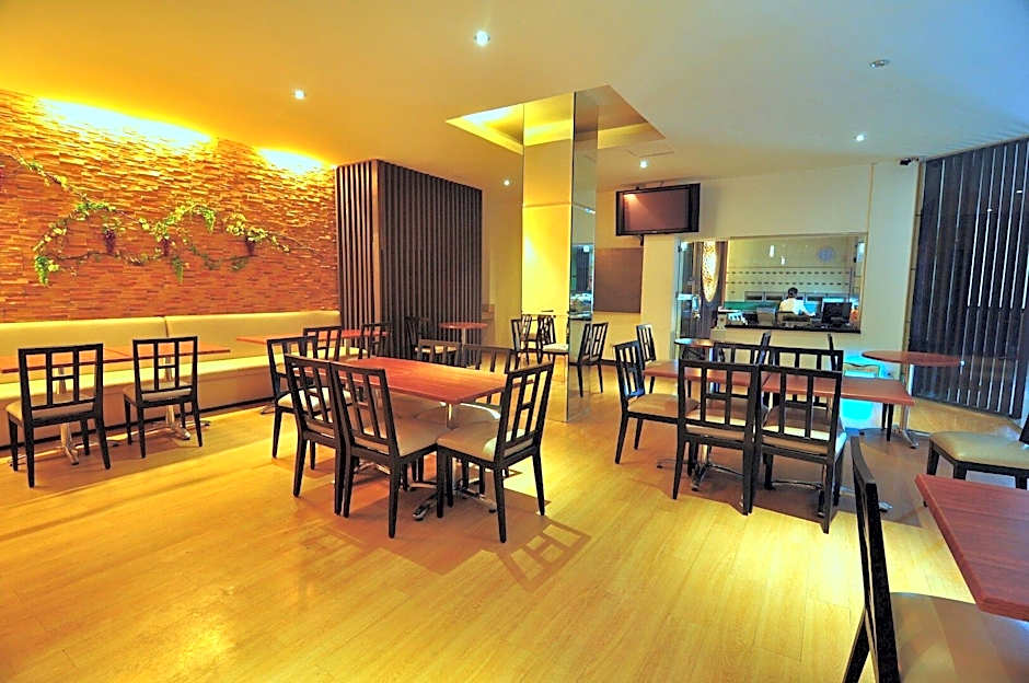 Dynasty Tourist Inn
