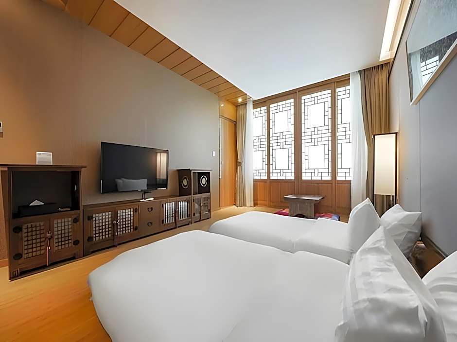 Traum Valley Hotel - formerly jeongseon intoraon hotel
